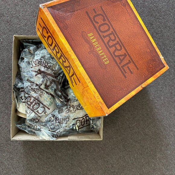 Corral boots with green glitter and crystals inlay - Picture 2 of 3